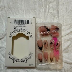 Floral Rhinestone Almond Shaped Press-On Nails 24 Pcs